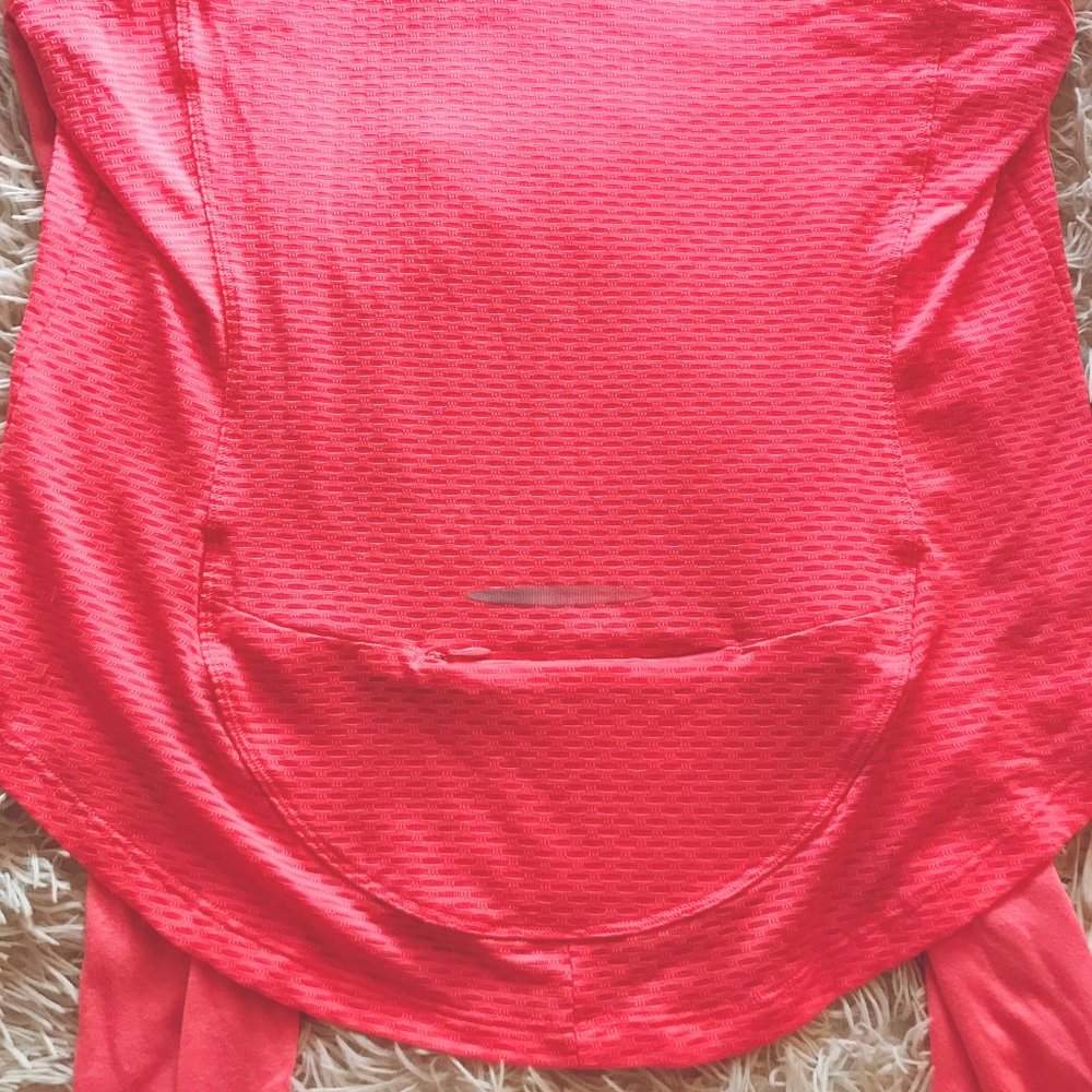 Under Armour / Like New Condition / Coral / Medium / Thumbholes / Zipper Storage - Picture 9 of 10